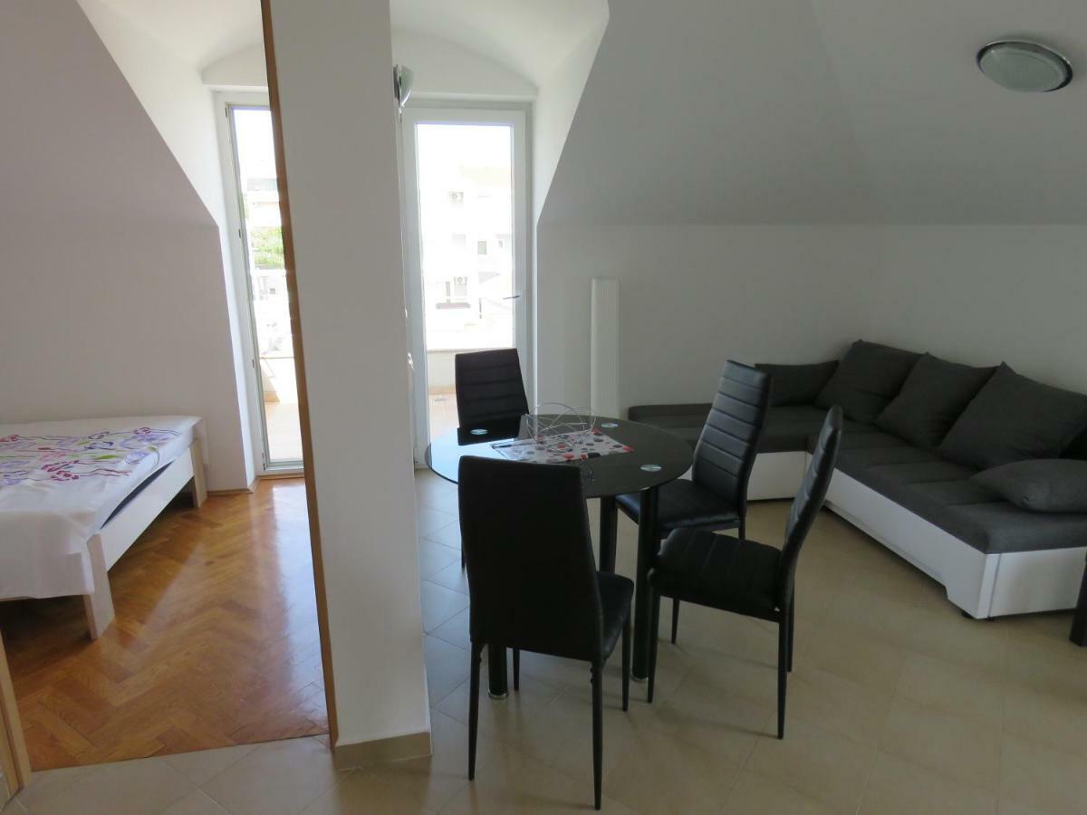 Apartment Star Novalja Buitenkant foto